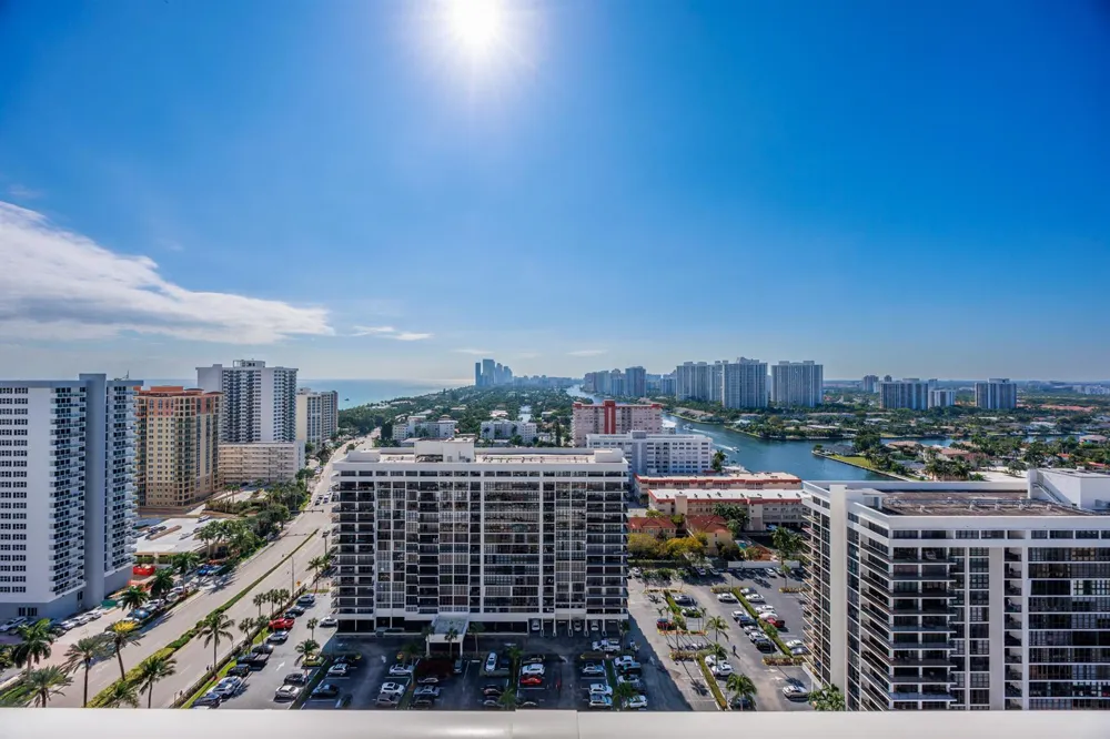 1985 S Ocean Drive #Pha Hallandale Beach, FL 33009