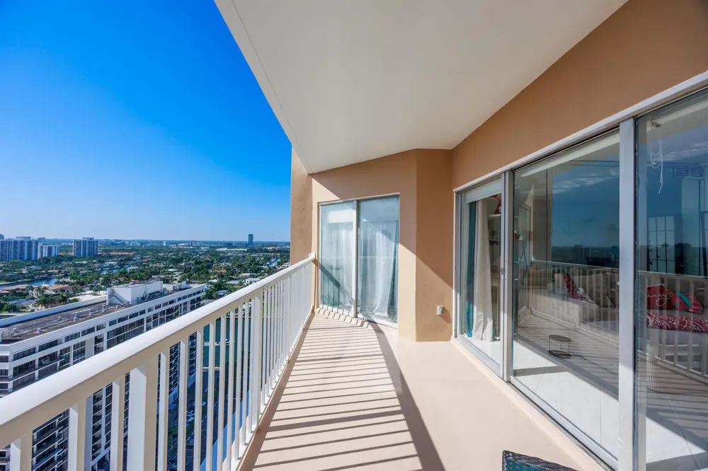 1985 S Ocean Drive #Pha Hallandale Beach, FL 33009