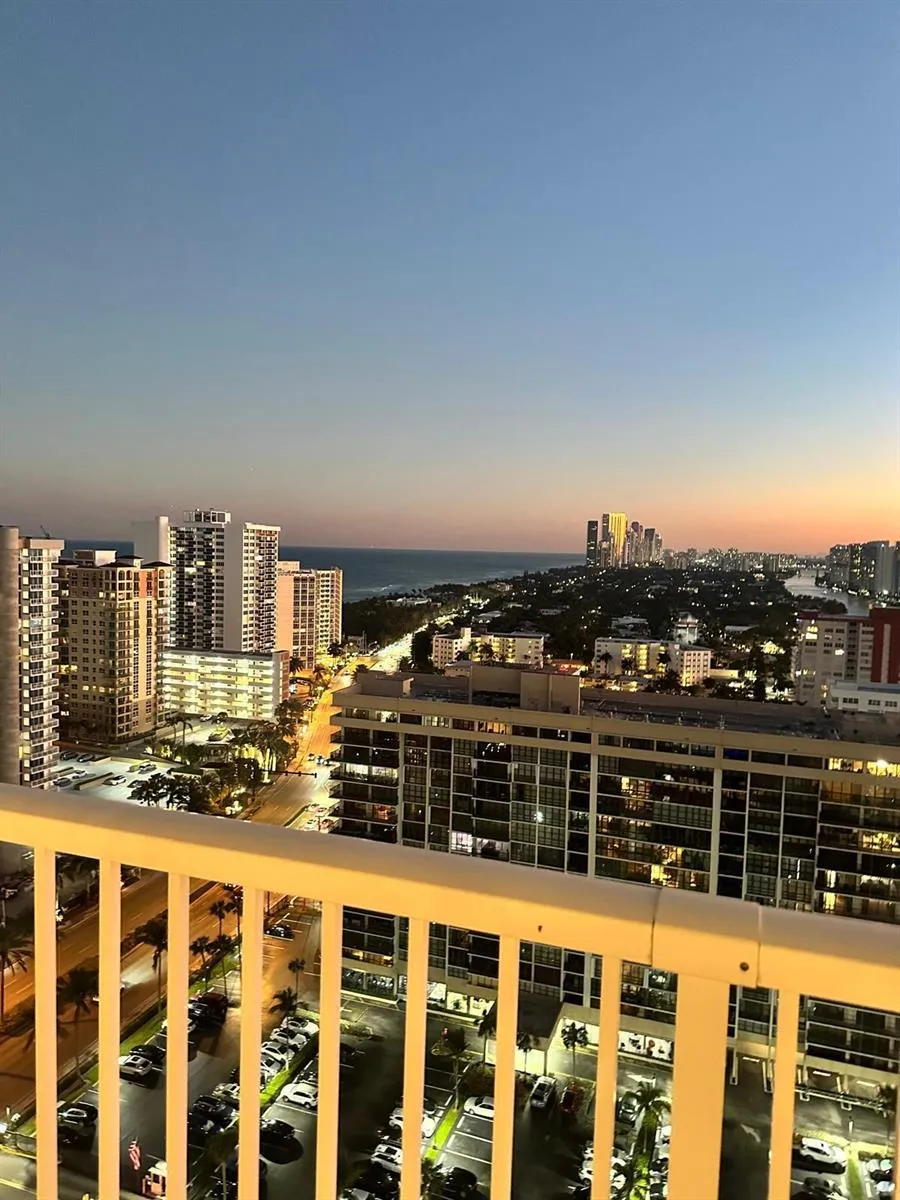 1985 S Ocean Drive #Pha Hallandale Beach, FL 33009