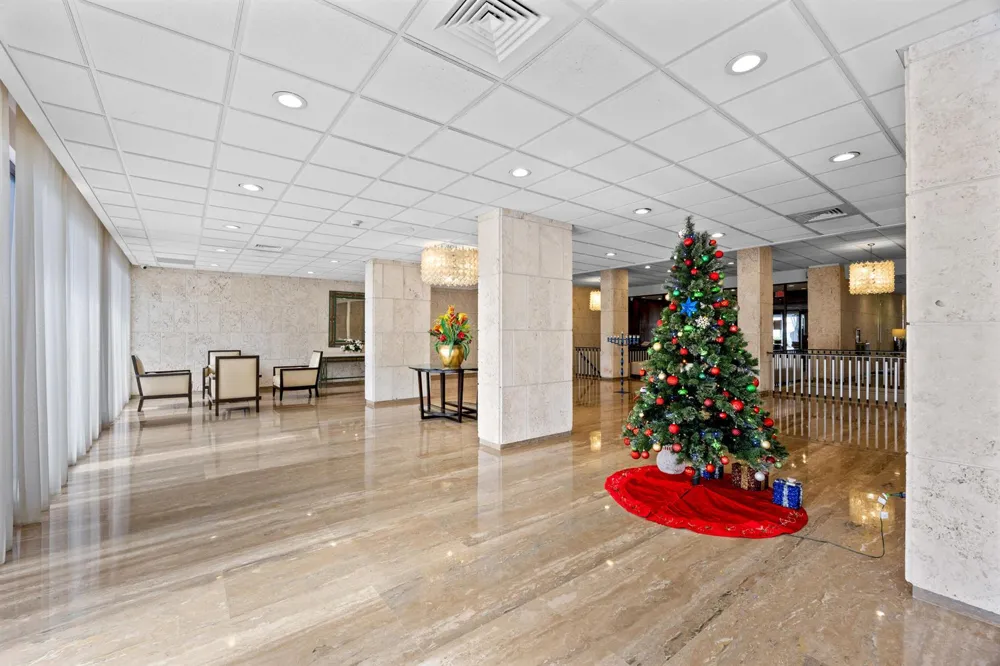 1985 S Ocean Drive #Pha Hallandale Beach, FL 33009