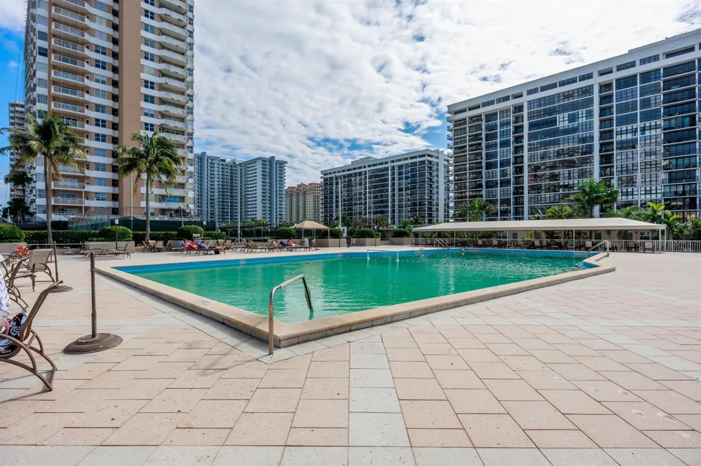 1985 S Ocean Drive #Pha Hallandale Beach, FL 33009