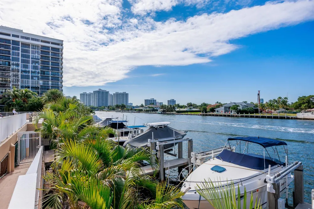 1985 S Ocean Drive #Pha Hallandale Beach, FL 33009