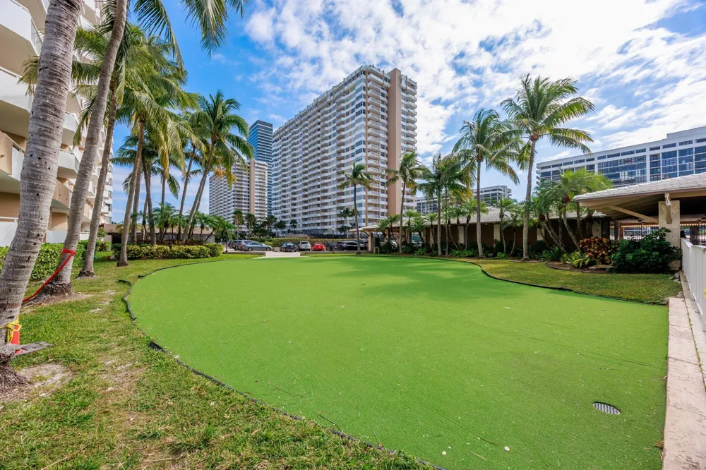 1985 S Ocean Drive #Pha Hallandale Beach, FL 33009