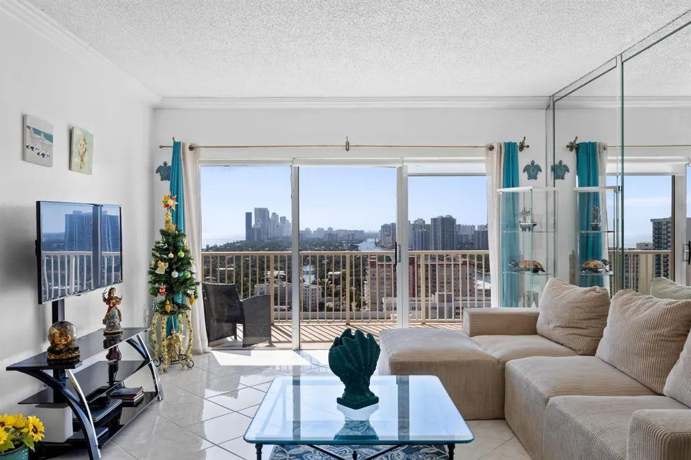 1985 S Ocean Drive #Pha Hallandale Beach, FL 33009