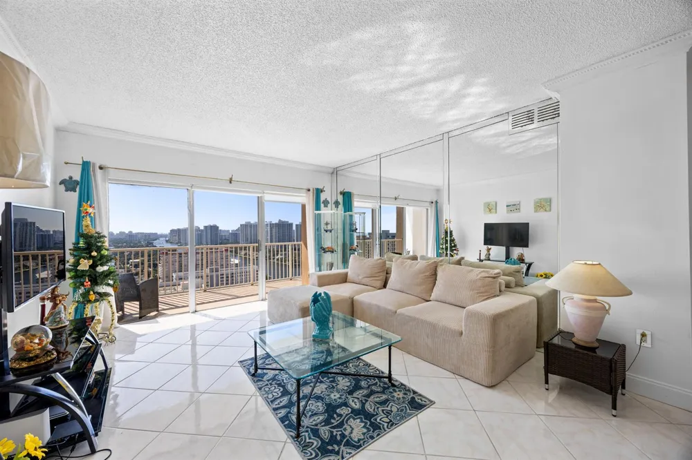 1985 S Ocean Drive #Pha Hallandale Beach, FL 33009