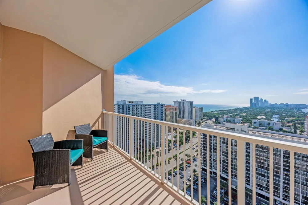 1985 S Ocean Drive #Pha Hallandale Beach, FL 33009