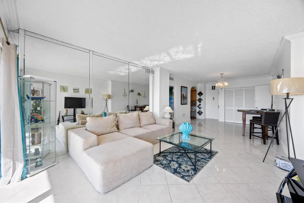 1985 S Ocean Drive #Pha Hallandale Beach, FL 33009