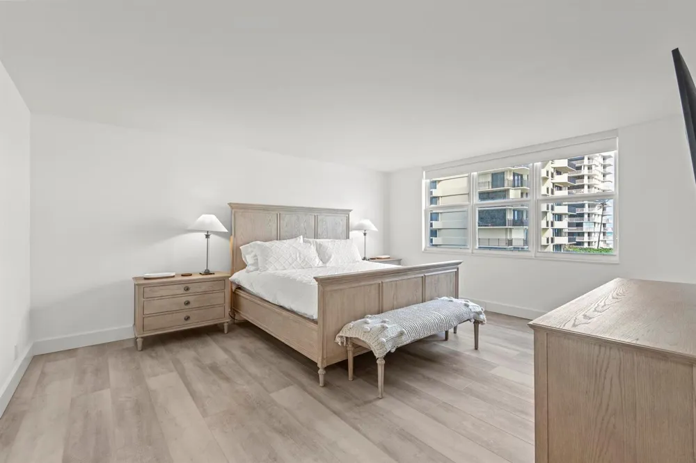 5440 Ocean Drive #306 Singer Island, FL 33404