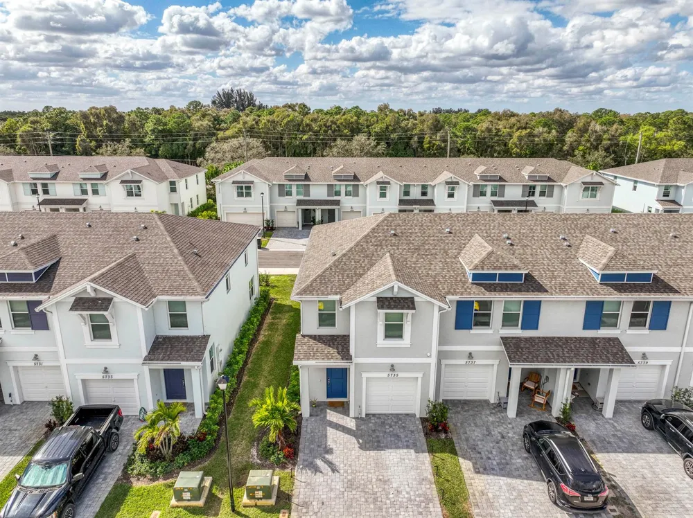 5735 SE Edgewater Circle Stuart, FL 34997