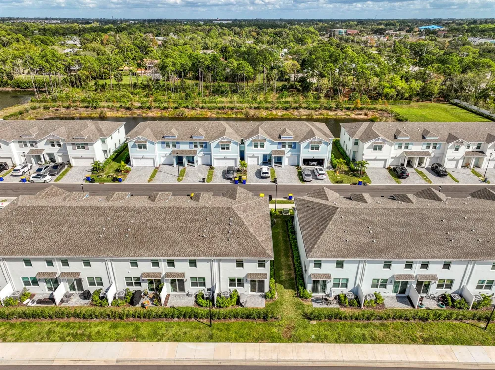 5735 SE Edgewater Circle Stuart, FL 34997