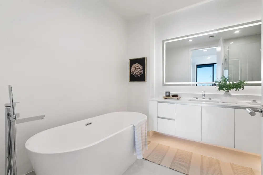 220 Lake Shore Drive #817 Lake Park, FL 33403