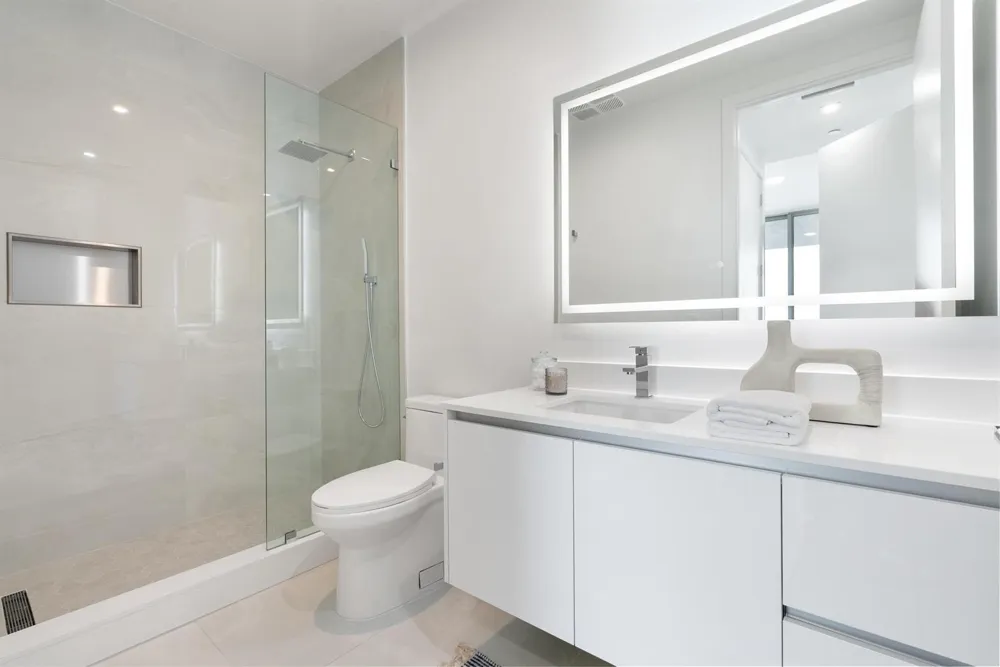 220 Lake Shore Drive #817 Lake Park, FL 33403