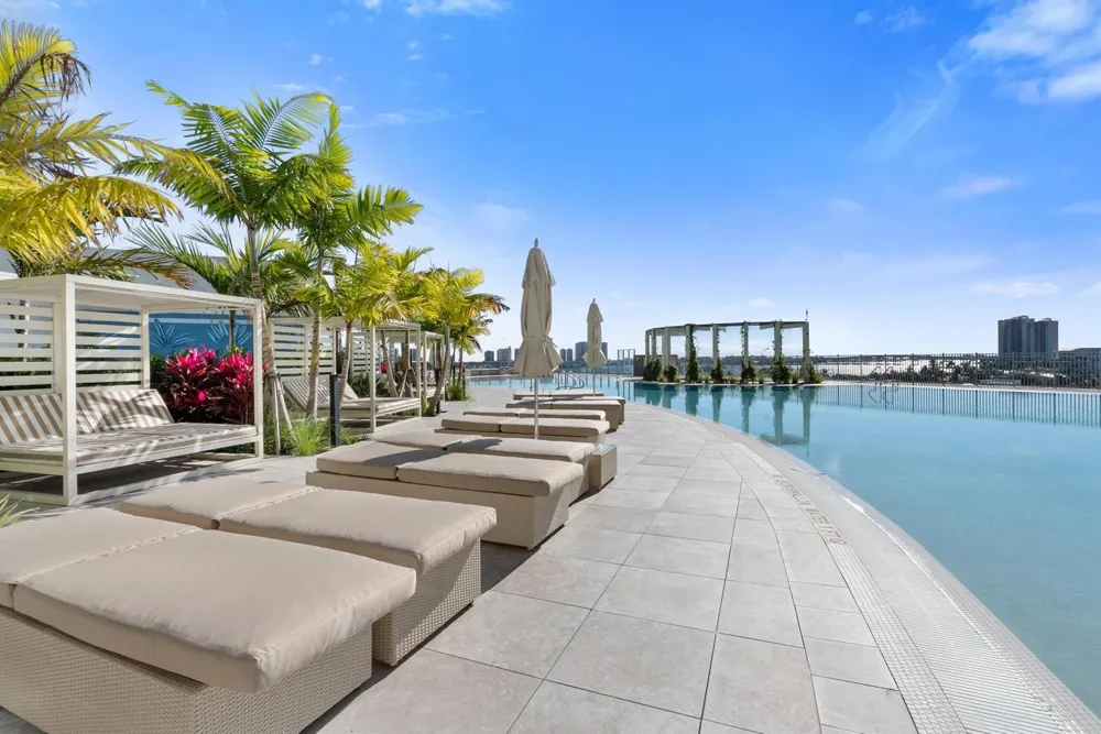 220 Lake Shore Drive #817 Lake Park, FL 33403