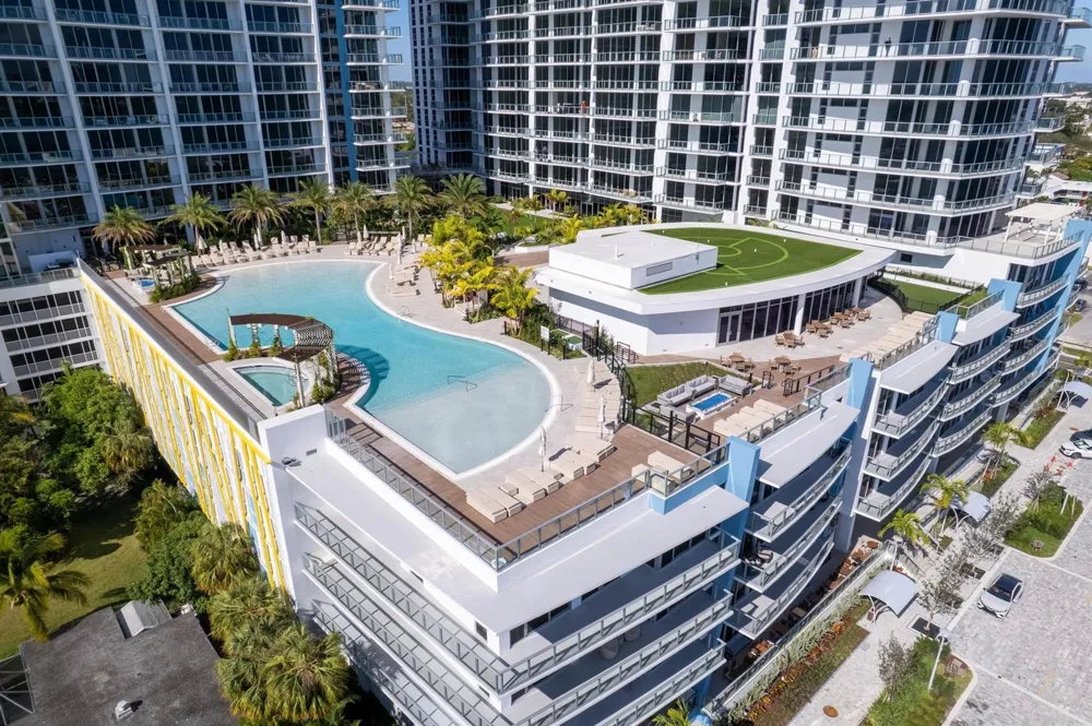 220 Lake Shore Drive #817 Lake Park, FL 33403