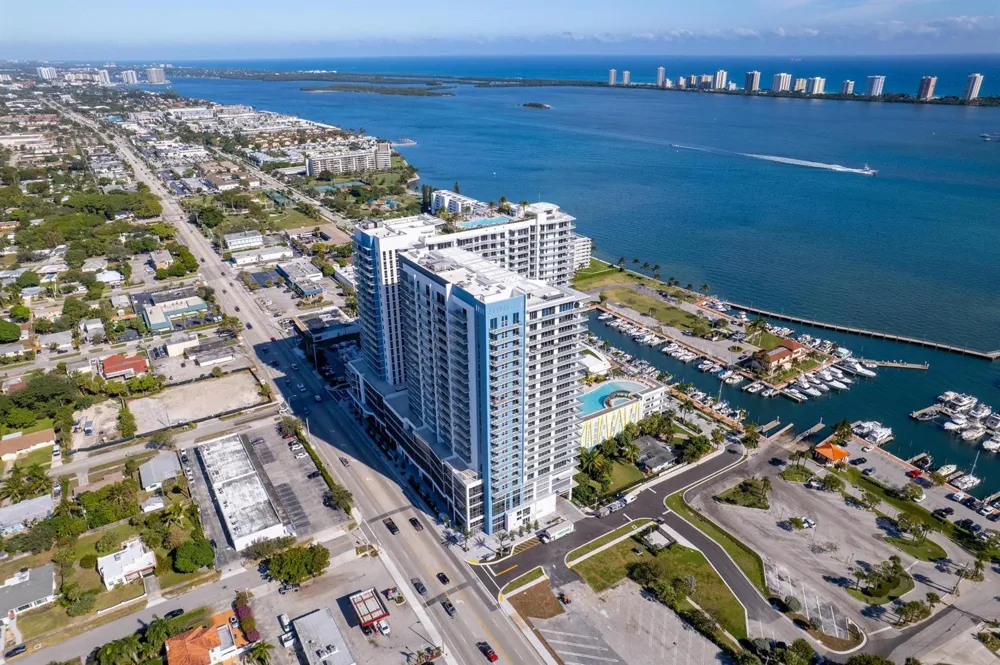220 Lake Shore Drive #817 Lake Park, FL 33403