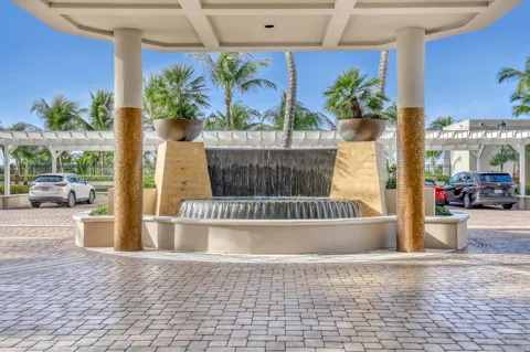 2700 Ocean Drive #2003b