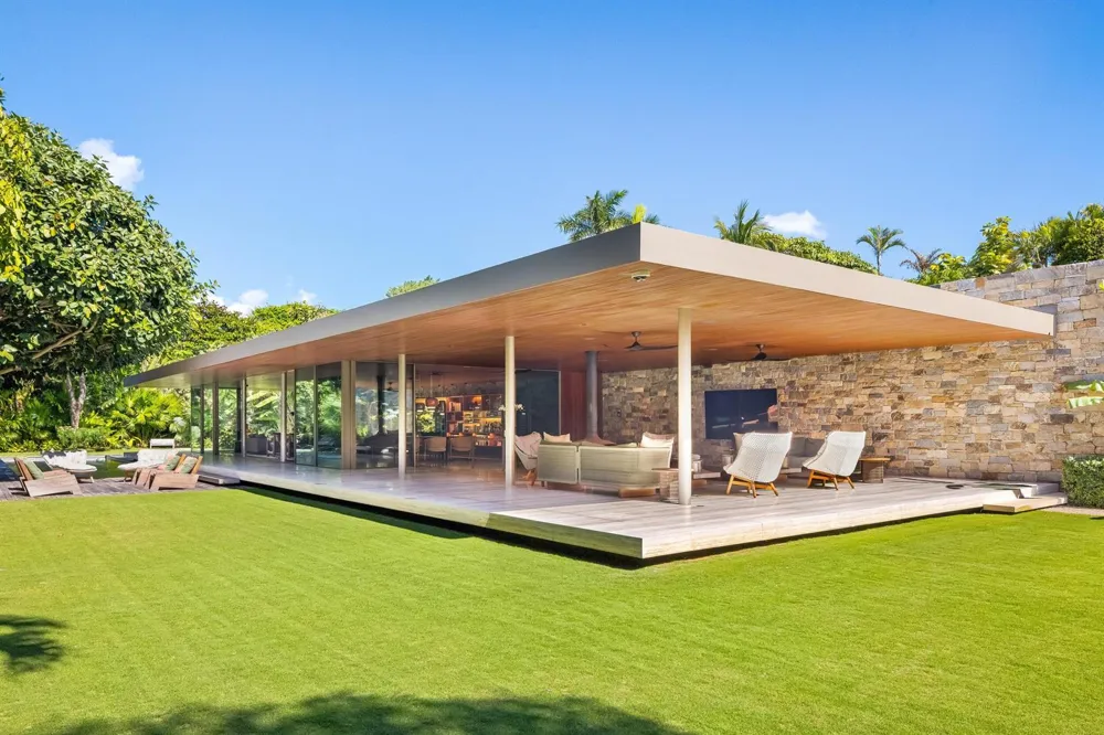195 Via Marina Palm Beach, FL 33480