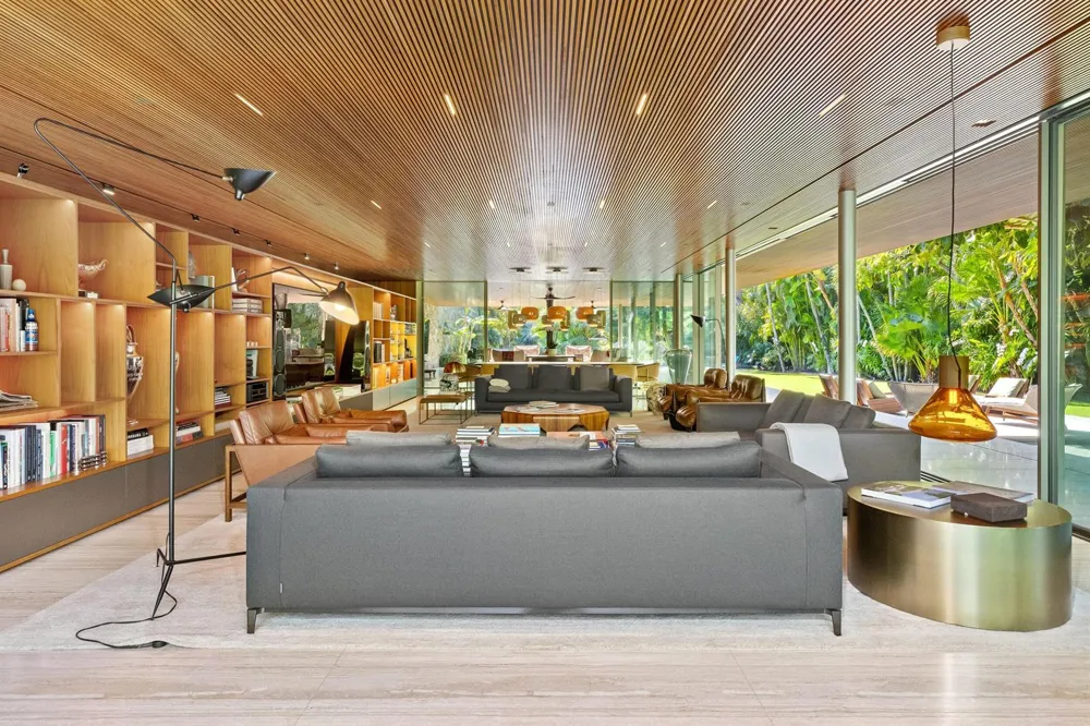 195 Via Marina Palm Beach, FL 33480