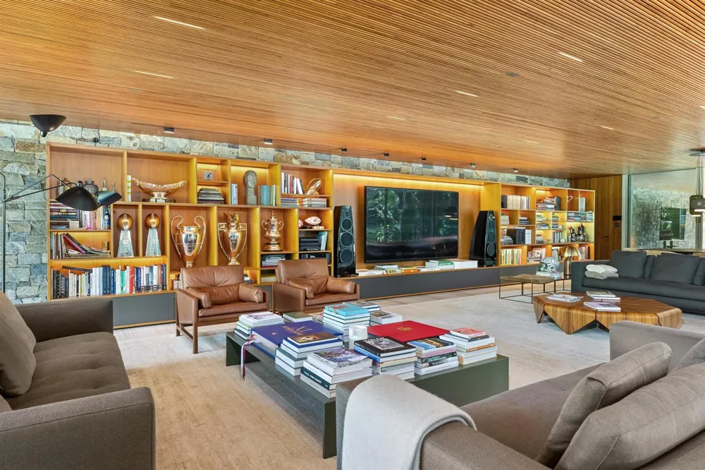 195 Via Marina Palm Beach, FL 33480
