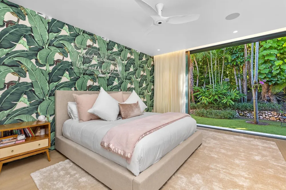195 Via Marina Palm Beach, FL 33480
