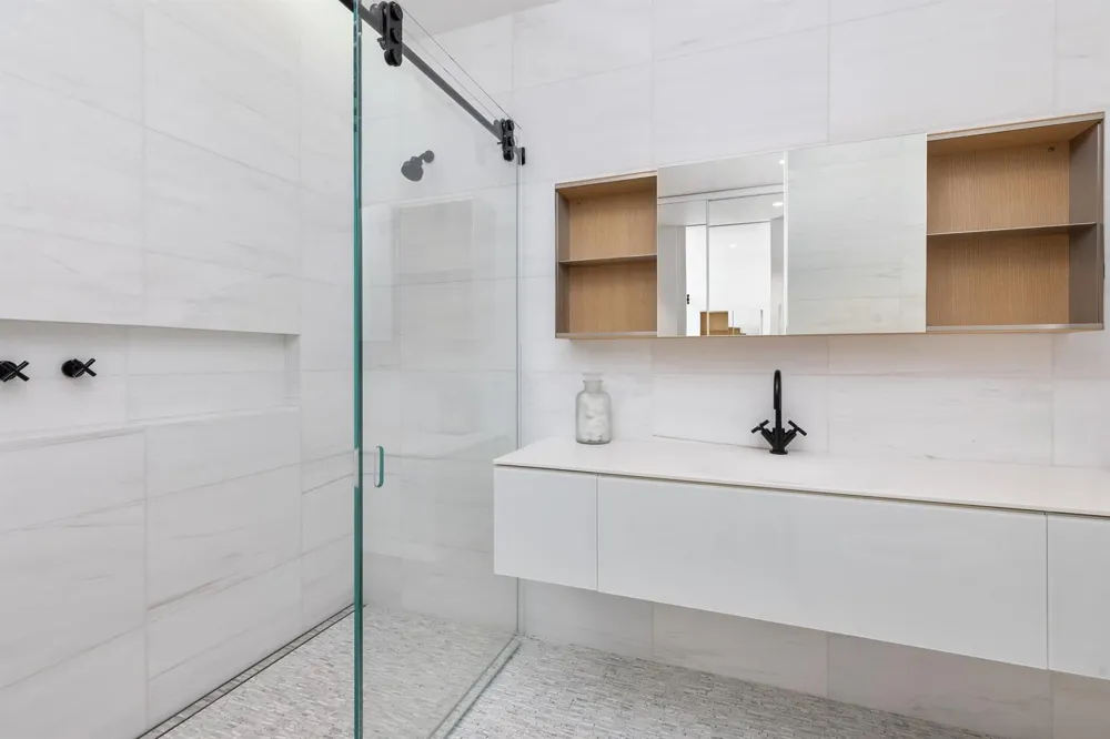 195 Via Marina Palm Beach, FL 33480