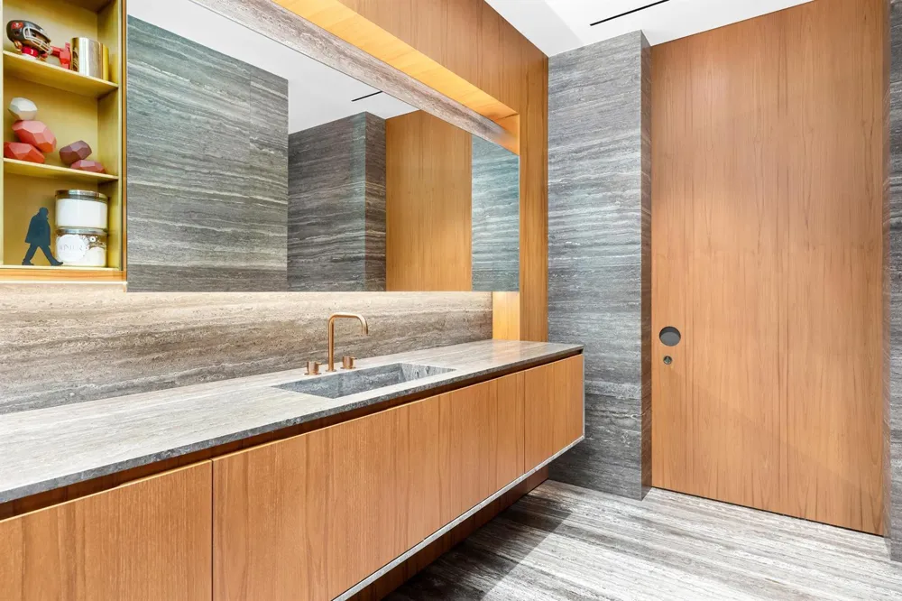 195 Via Marina Palm Beach, FL 33480