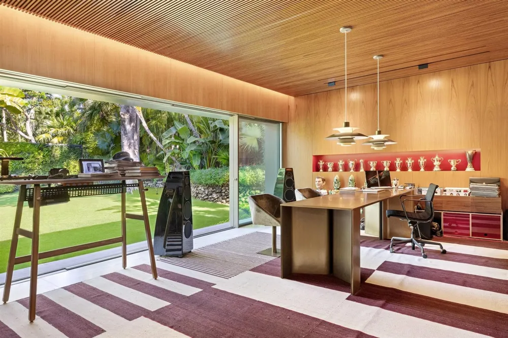195 Via Marina Palm Beach, FL 33480