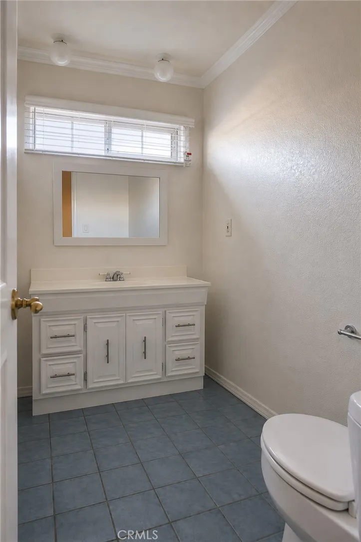 2000 Harkness Street Manhattan Beach, CA 90266