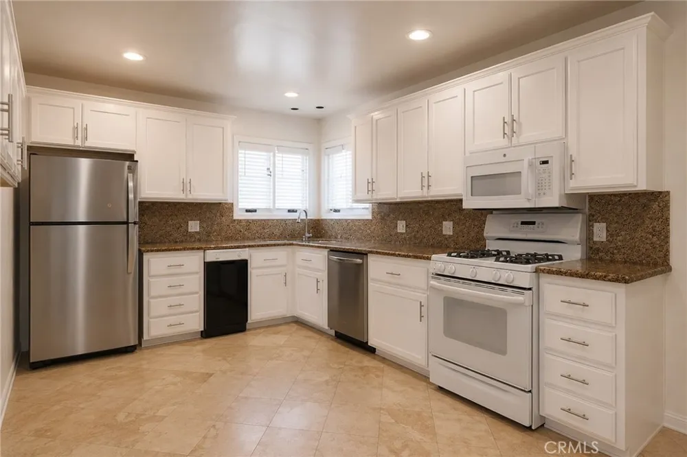 2000 Harkness Street Manhattan Beach, CA 90266