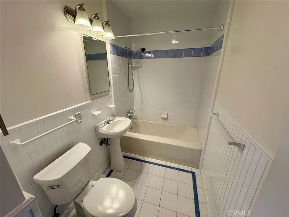2000 Harkness Street Manhattan Beach, CA 90266
