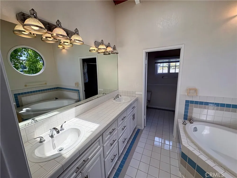 2000 Harkness Street Manhattan Beach, CA 90266