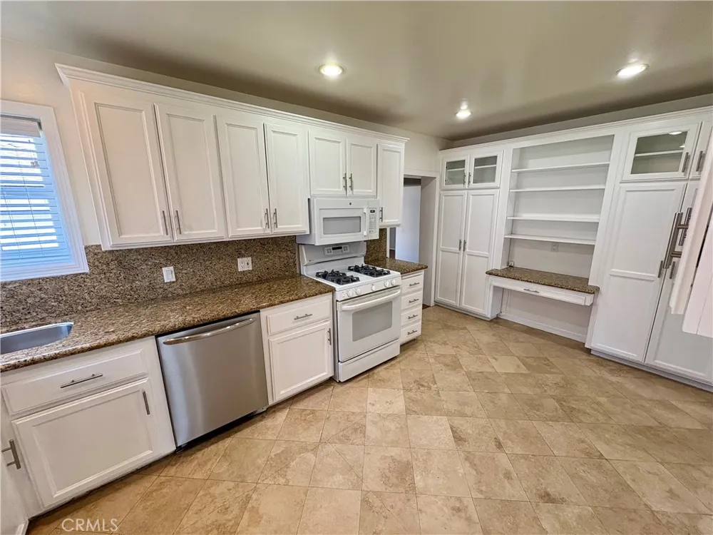 2000 Harkness Street Manhattan Beach, CA 90266