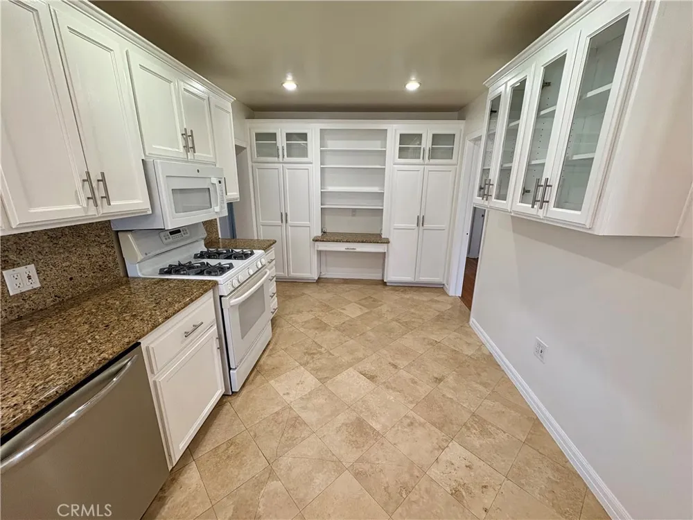 2000 Harkness Street Manhattan Beach, CA 90266