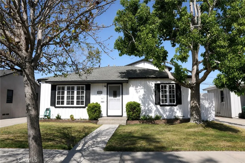 2000 Harkness Street Manhattan Beach, CA 90266