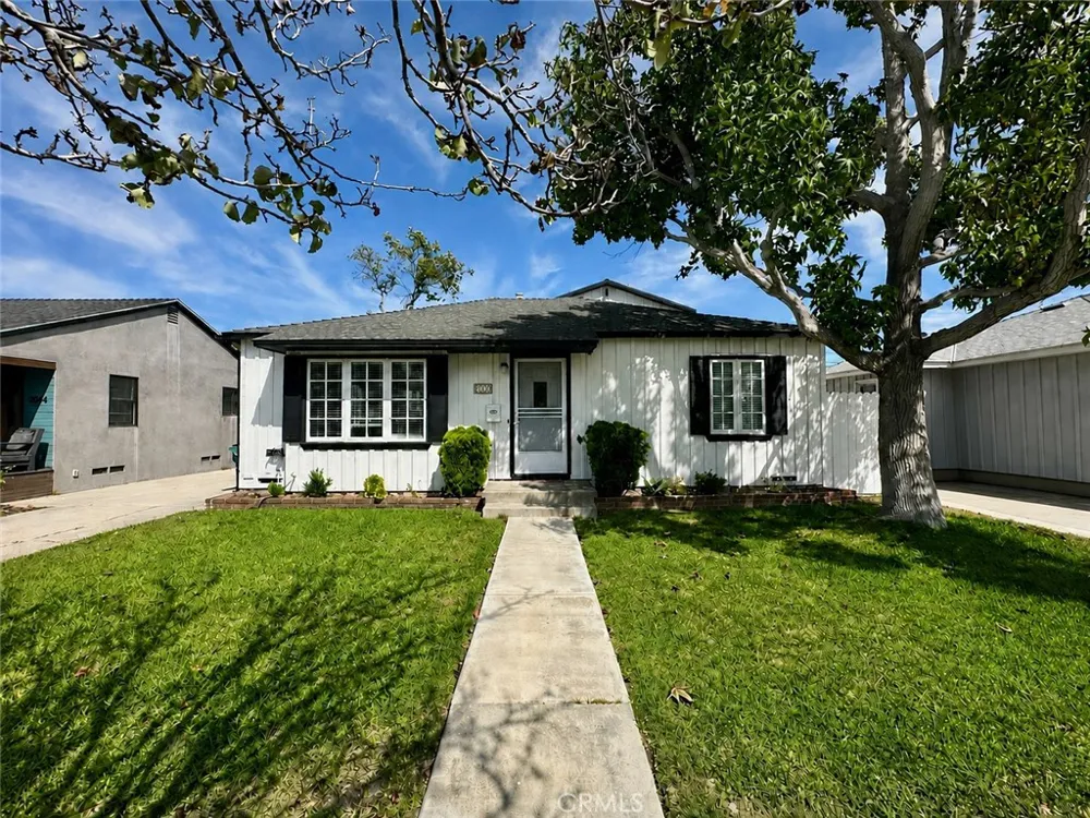 2000 Harkness Street Manhattan Beach, CA 90266