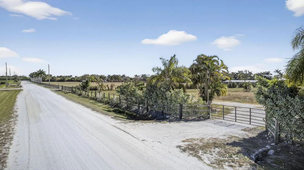 16296 Deer Path Lane Wellington, FL 33470