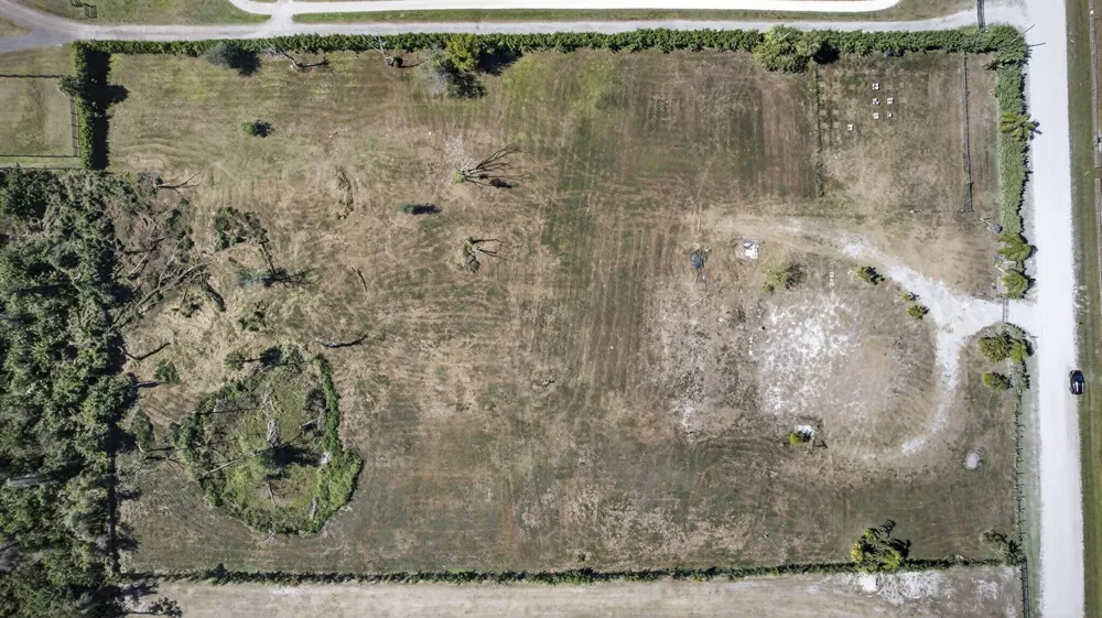 16296 Deer Path Lane Wellington, FL 33470