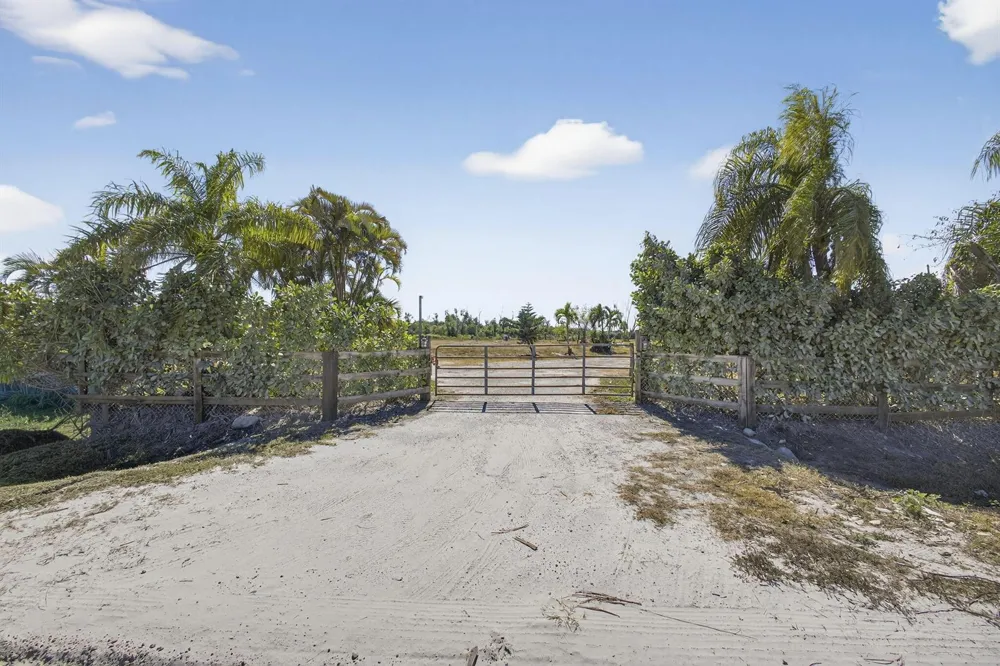 16296 Deer Path Lane Wellington, FL 33470