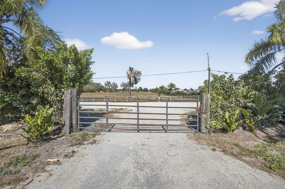 16296 Deer Path Lane Wellington, FL 33470