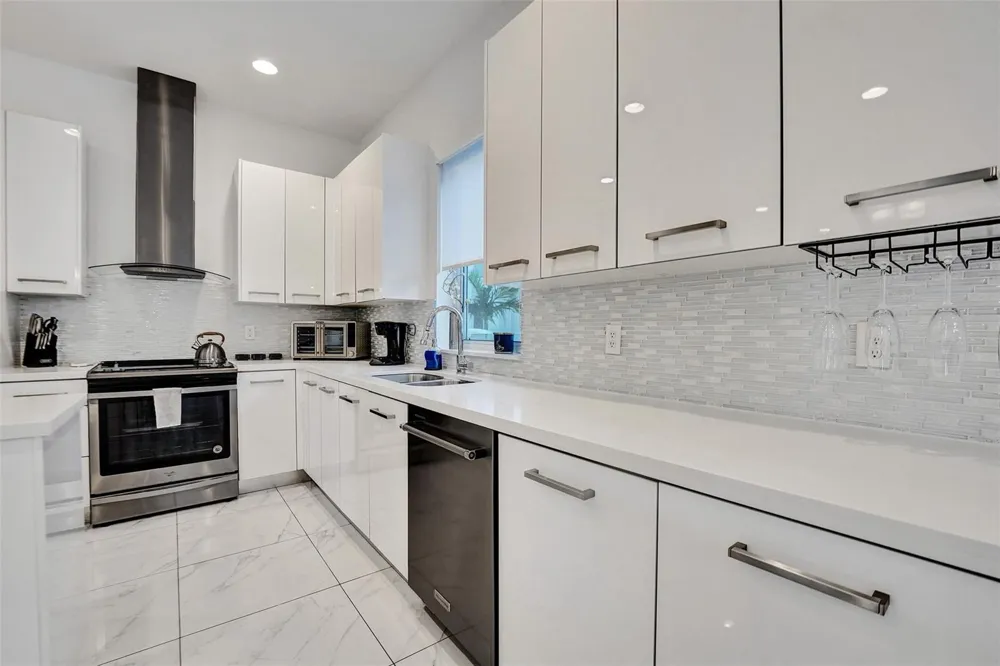 1371 Ocean Boulevard Pompano Beach, FL 33062