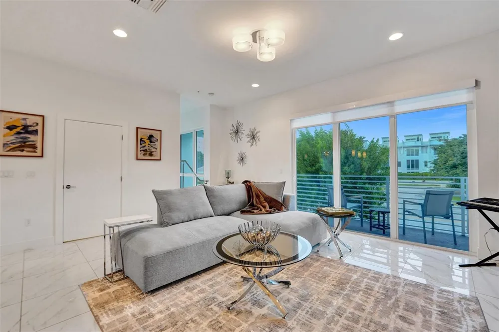 1371 Ocean Boulevard Pompano Beach, FL 33062