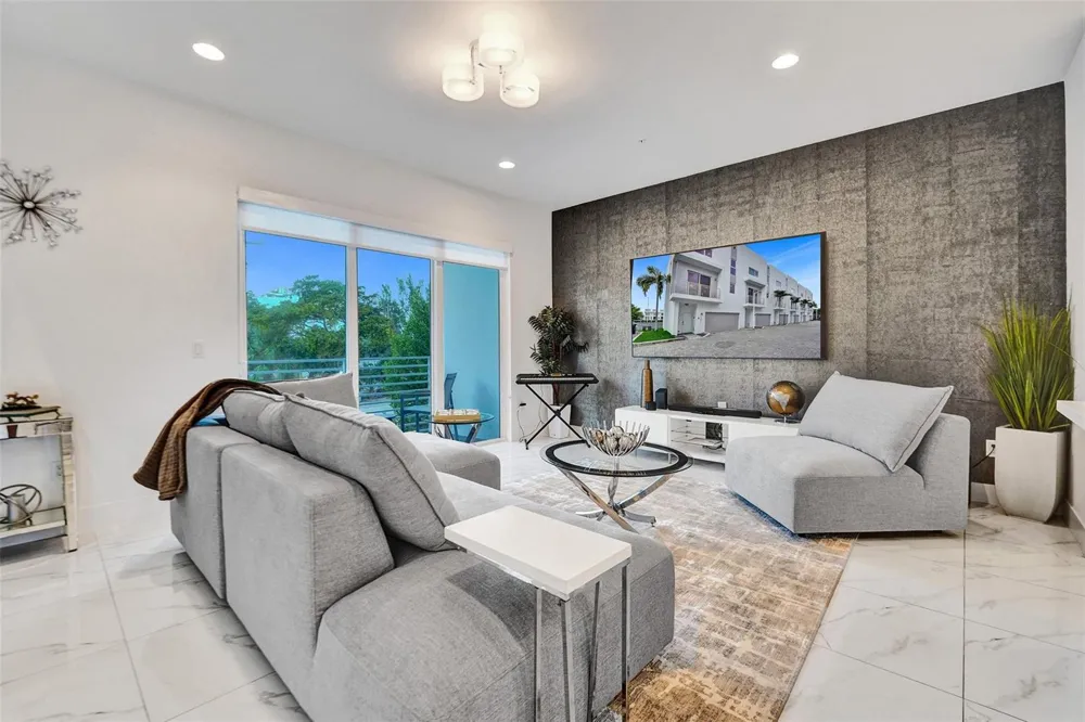 1371 Ocean Boulevard Pompano Beach, FL 33062