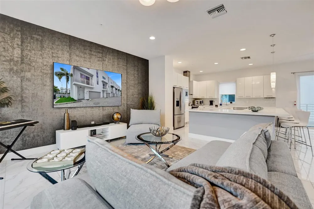 1371 Ocean Boulevard Pompano Beach, FL 33062