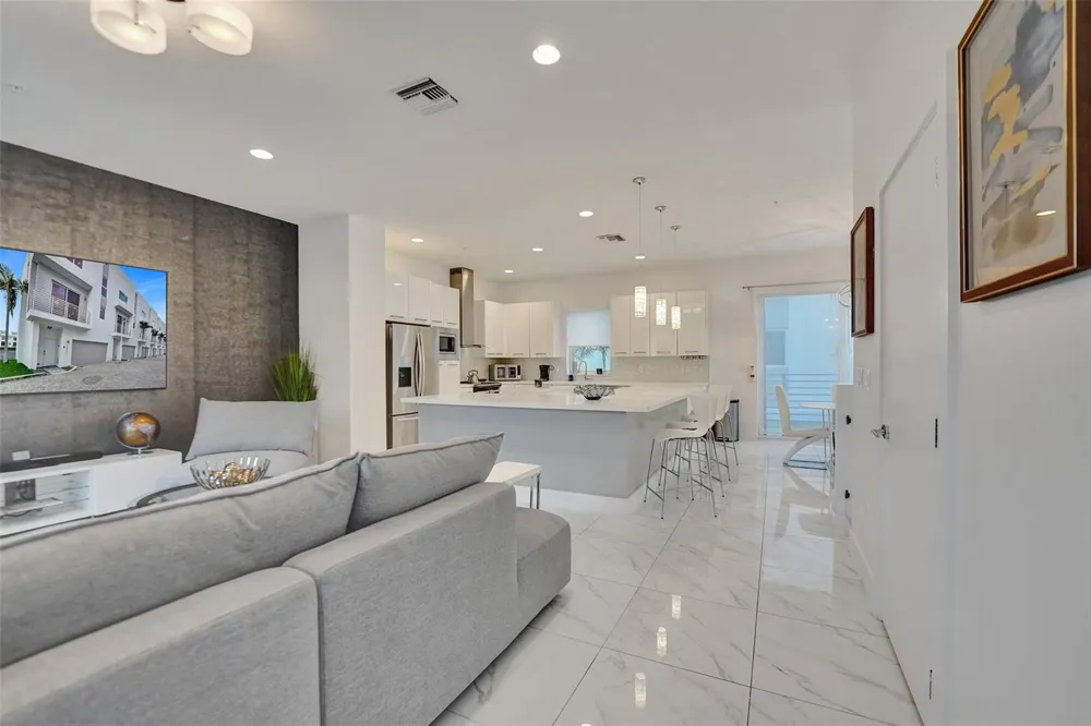 1371 Ocean Boulevard Pompano Beach, FL 33062