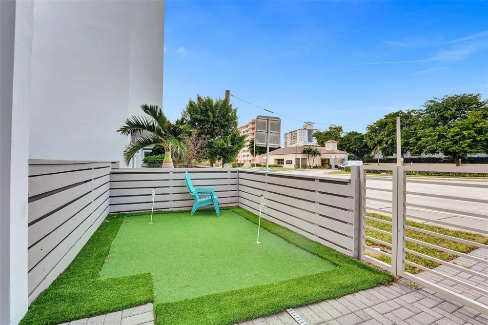 1371 Ocean Boulevard Pompano Beach, FL 33062