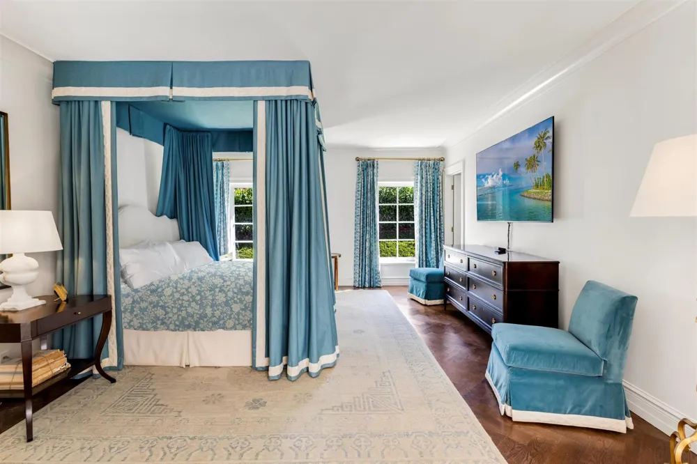 124 Woodbridge Road Palm Beach, FL 33480