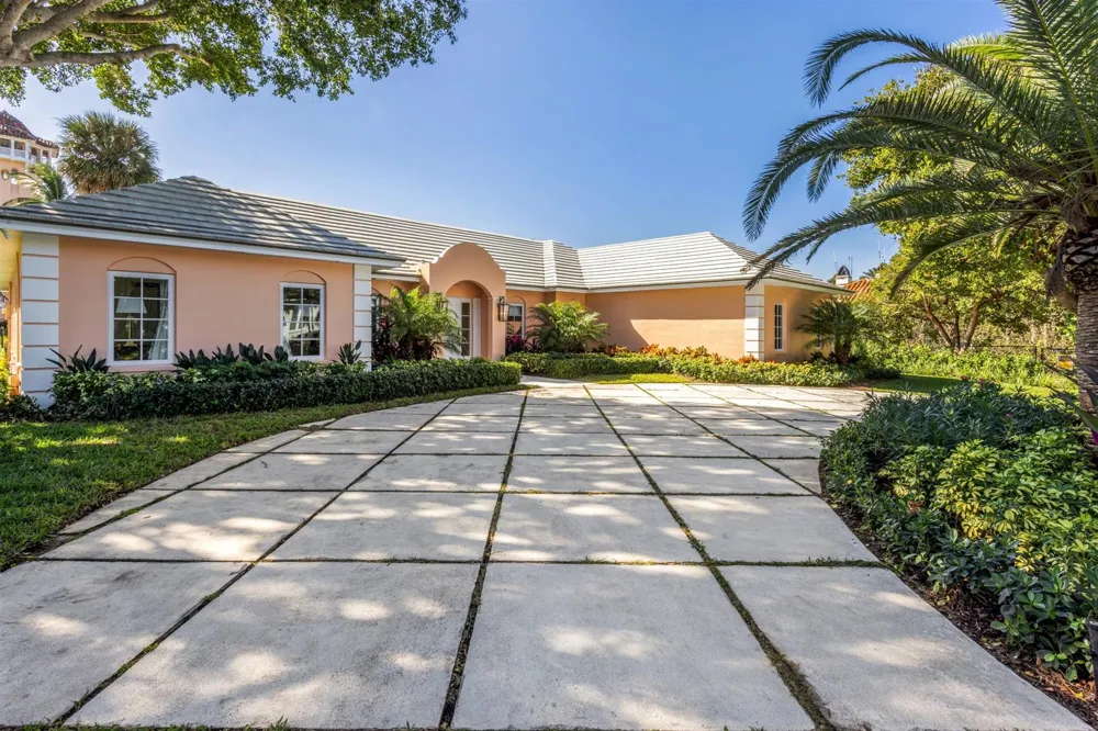 124 Woodbridge Road Palm Beach, FL 33480
