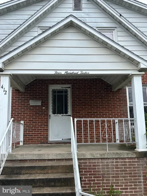 412 E PLEASANT STREET