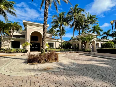 2727 Anzio Court #108