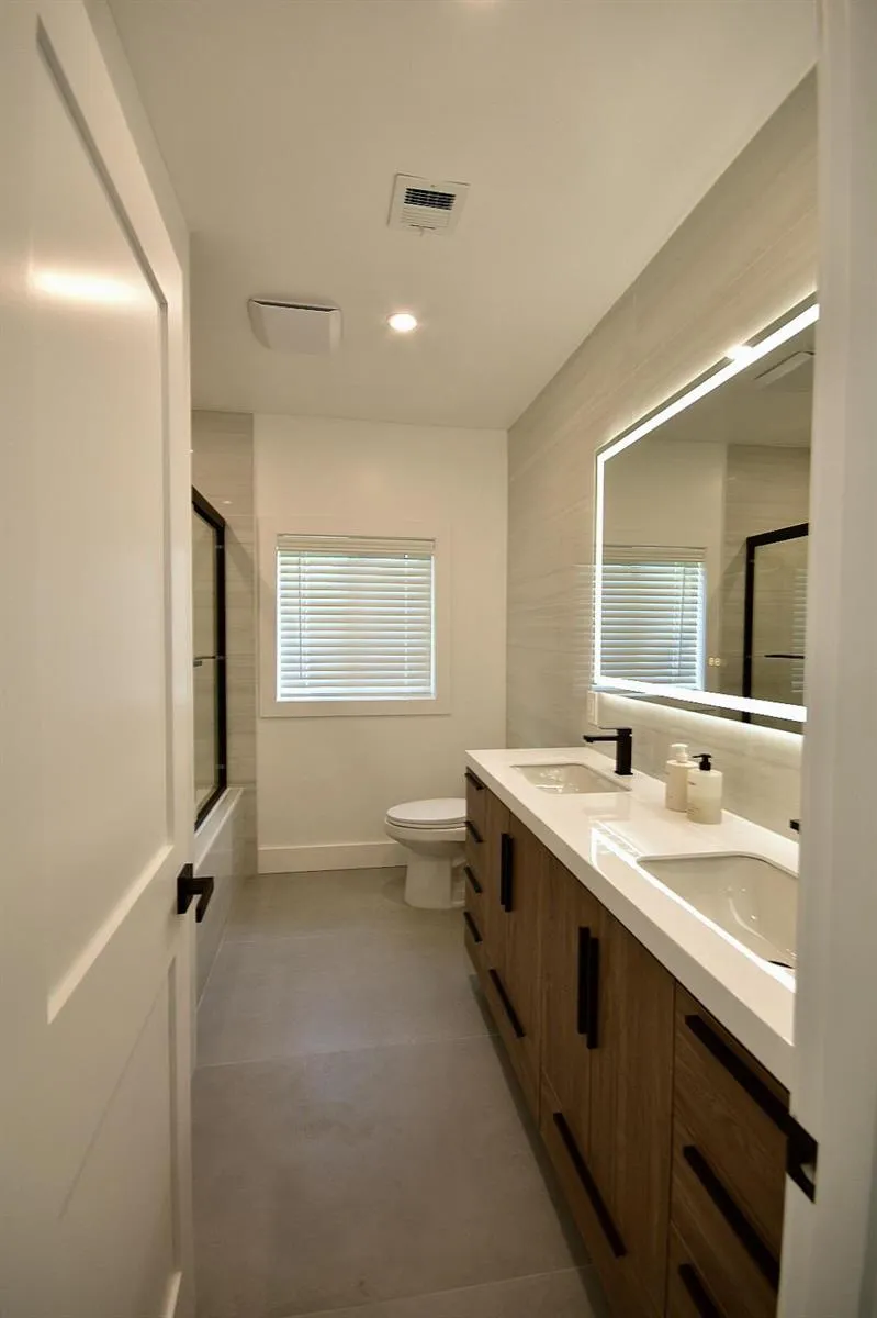 8801 Miami Avenue El Portal, FL 33150